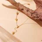 Kaulakoru sydänriipuksella naisille