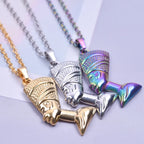 Kaulakoru, jossa on hopeinen Nefertitin riipus