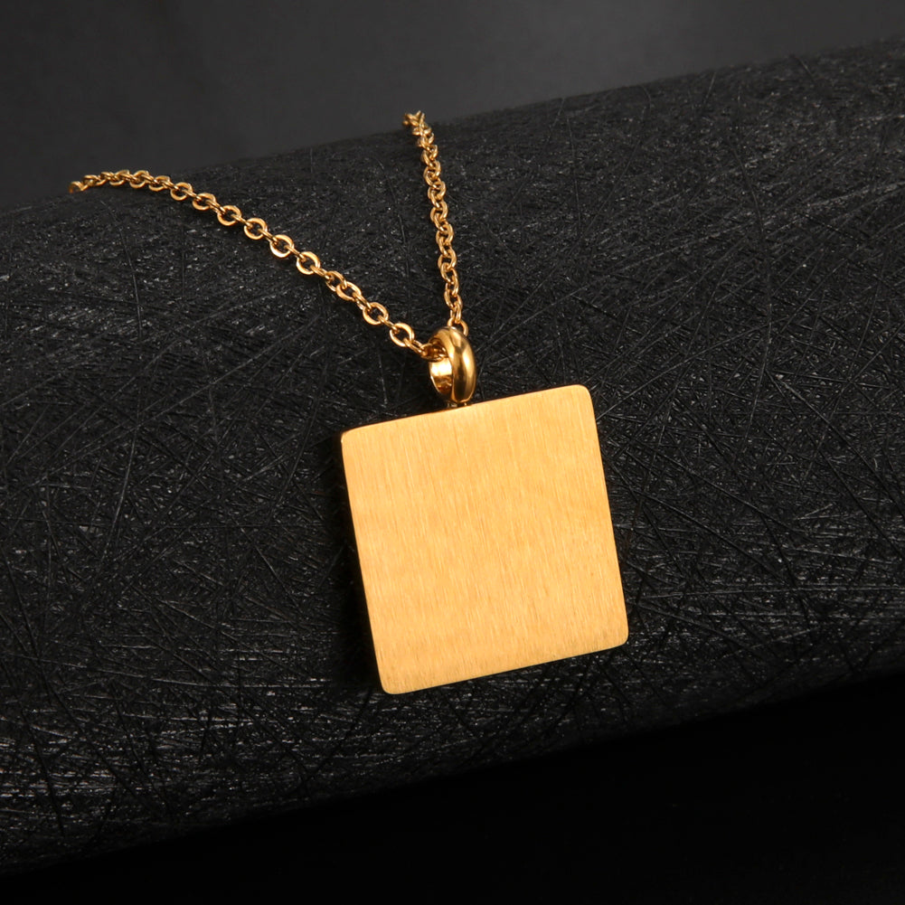 Kaulakoru, jossa on Ana b'Koach -hepreankielinen juutalainen rukousriipus