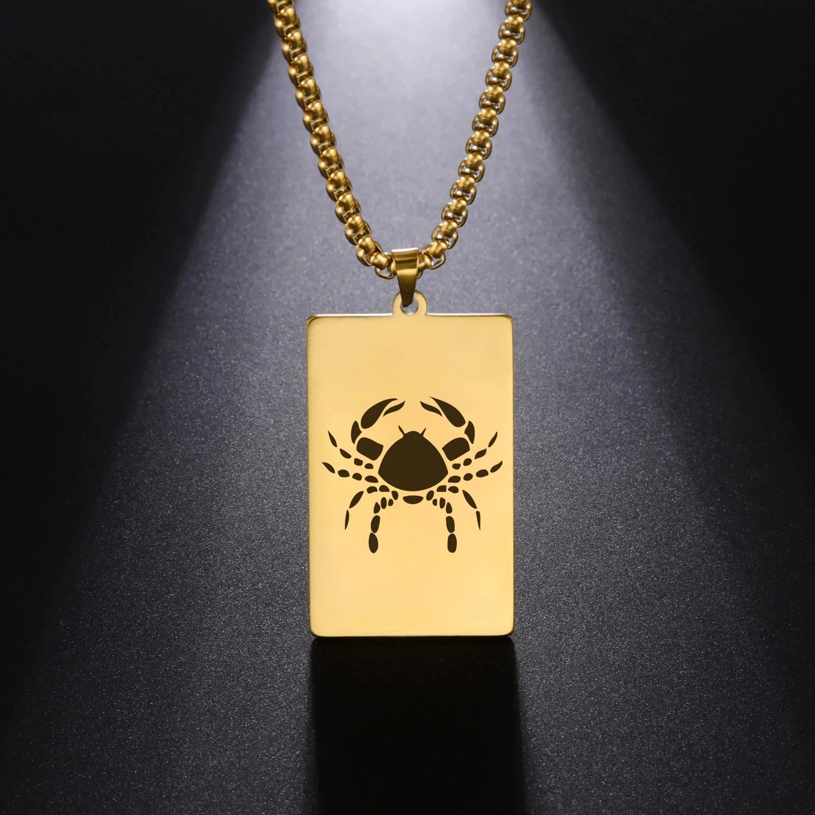 Kaulakoru tyylikkäällä astrologisen horoskoopin riipuksella