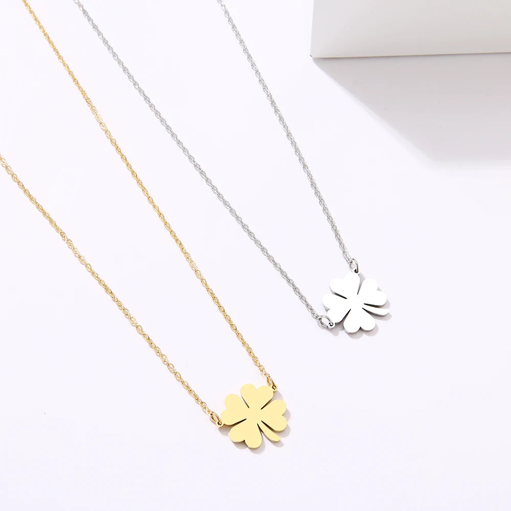 Kaulakoru onnenapilan lehti -riipuksella hopea