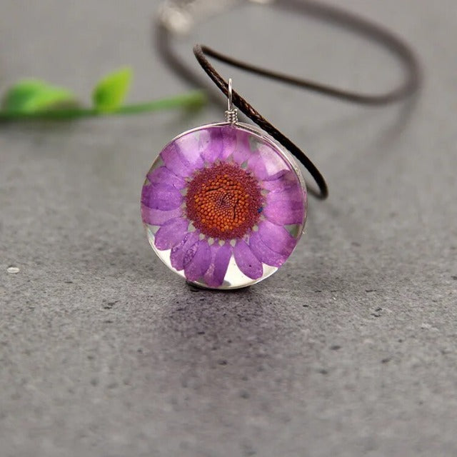 Kaulakoru puhalletulla lasiriipuksella, Elämänpuu