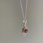 Kaulakoru vintage-tyylisellä etnisellä riipuksella naisille