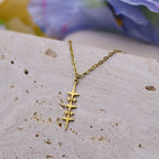 Kaulakoru tähtiriipuksella miehille kulta