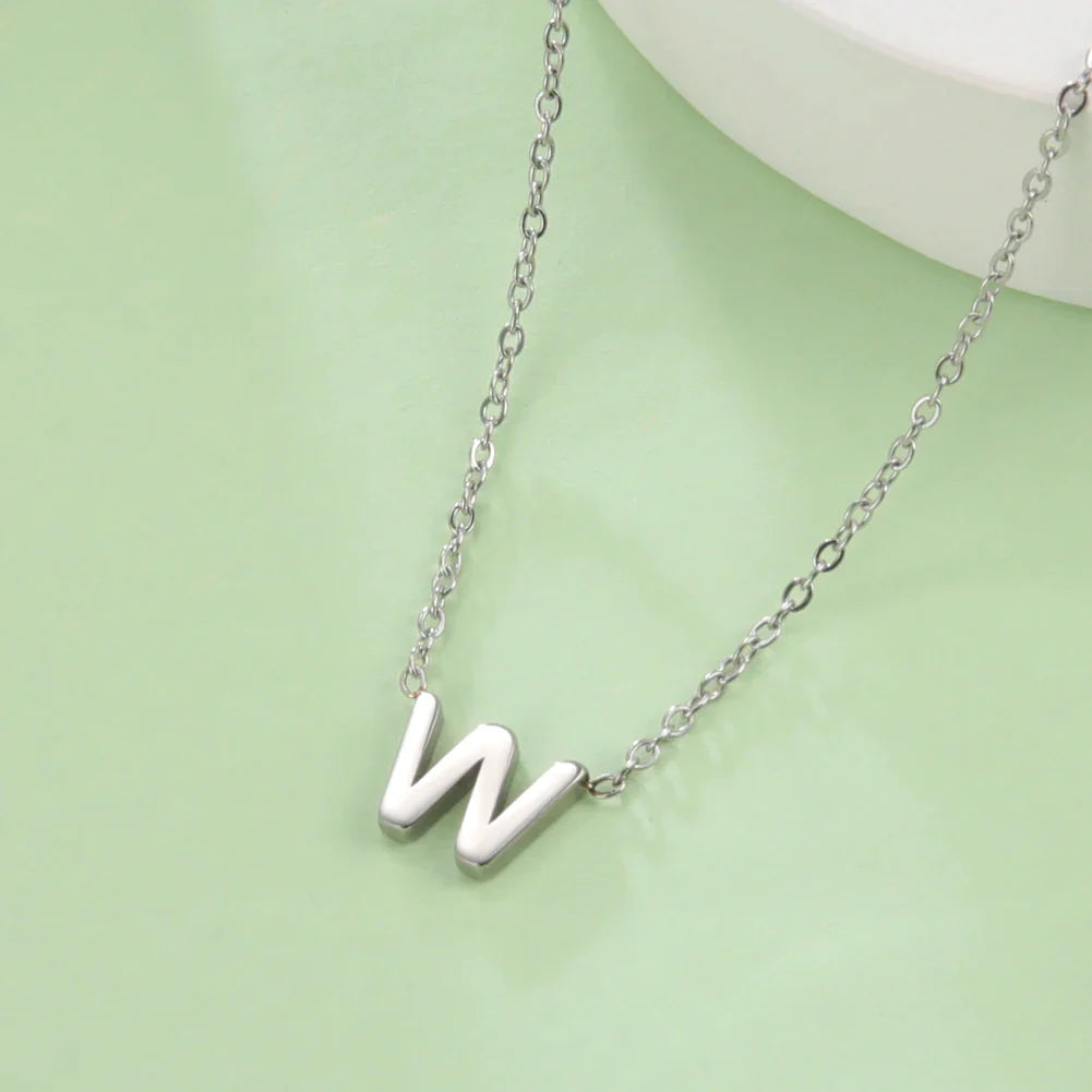 Kaulakoru alkukirjainriipuksella - kirjain 