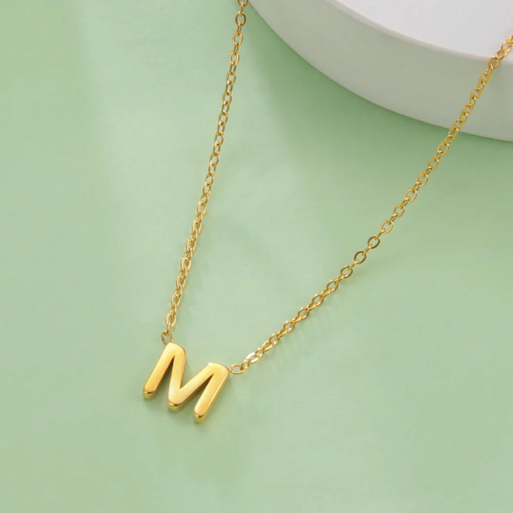 Kaulakoru alkukirjainriipuksella - kirjain 