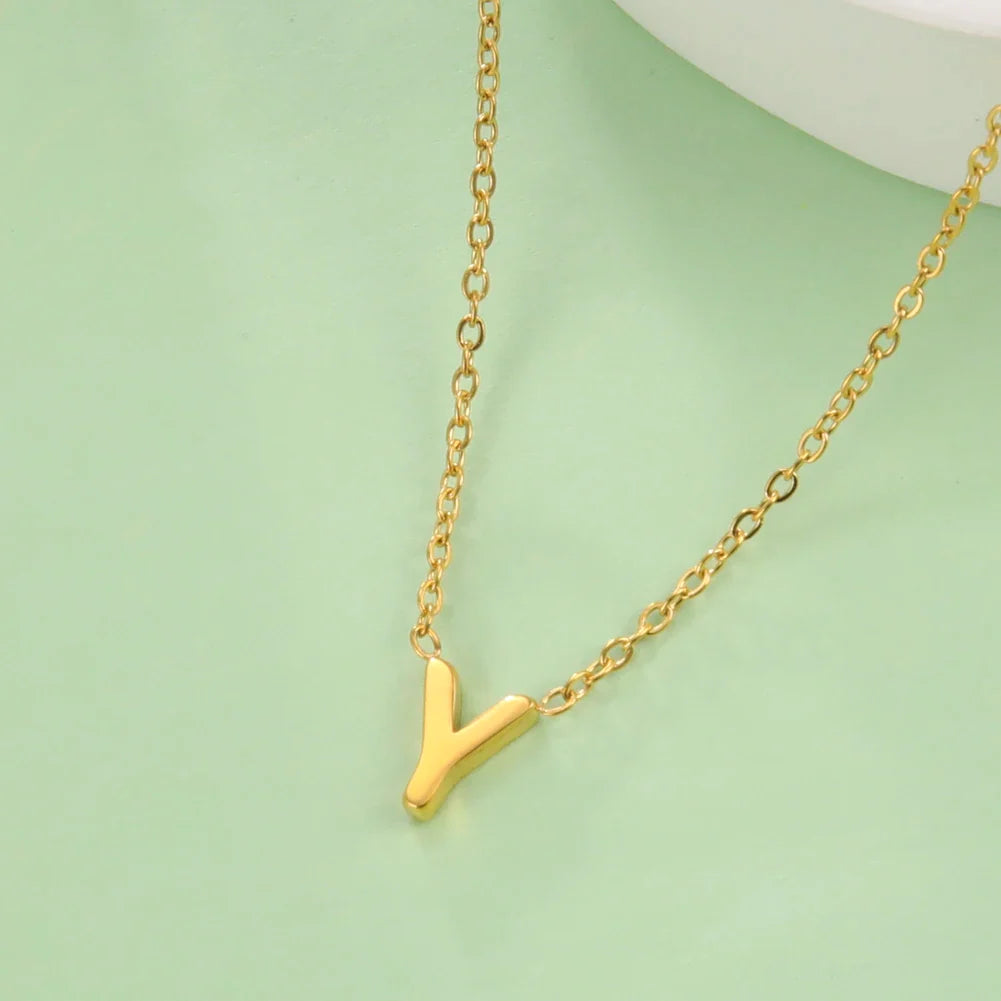 Kaulakoru alkukirjainriipuksella - kirjain 