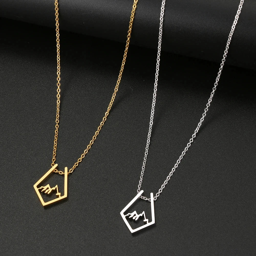 Kaulakoru hopeisella vuoristoriipuksella