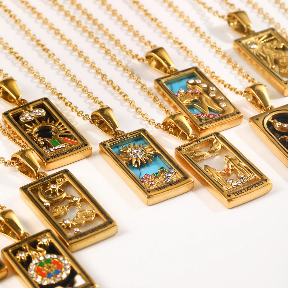 Kaulakoru Tarot-riipuksella 