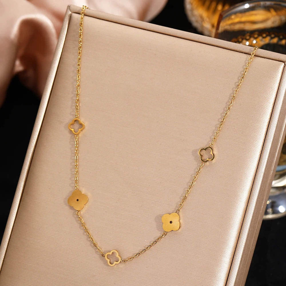 Kaulakoru nelilehtisellä apilariipuksella kulta