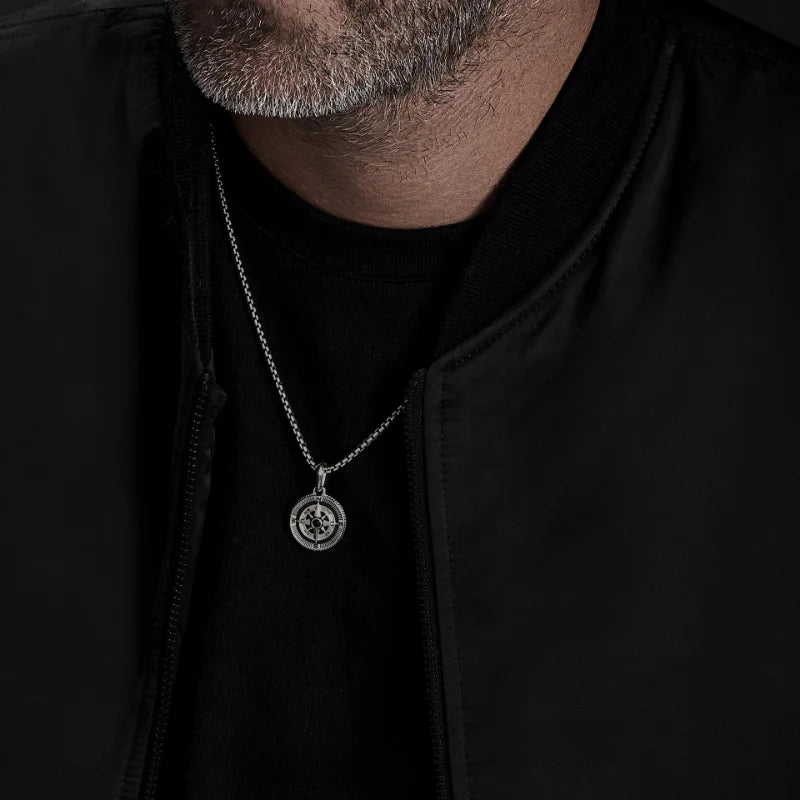 Kompassi-riipus miehille, tuuliruusu