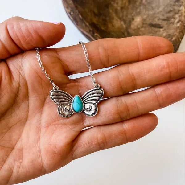 Etninen perhoskaulakoru