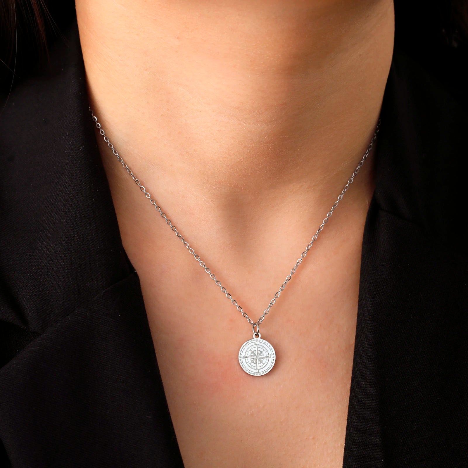 Naisten kaulakoru kompassi riipus tuuliruusu hopea