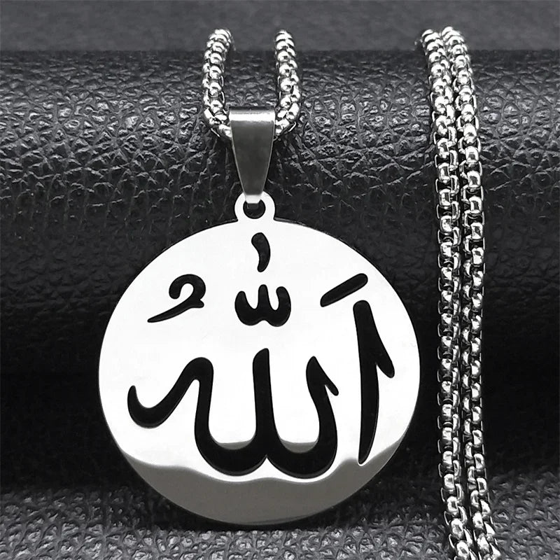 Pitkä kaulakoru, jossa on Allah-riipus islamilainen muslimi miehille tai naisille hopea