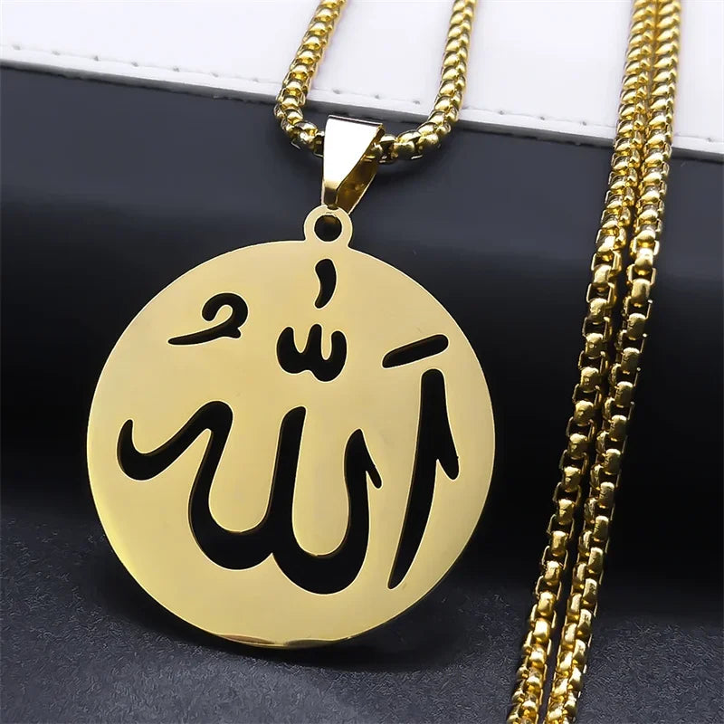 Pitkä kaulakoru, jossa on Allah-riipus islamilainen muslimi miehille tai naisille kulta 