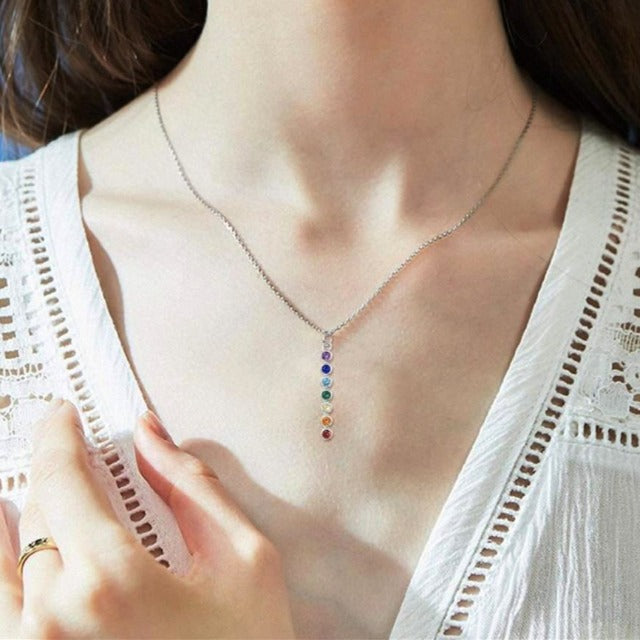 7 Chakran luonnonkivinen kaulakoru riipuksella, ketju miehille ja naisille