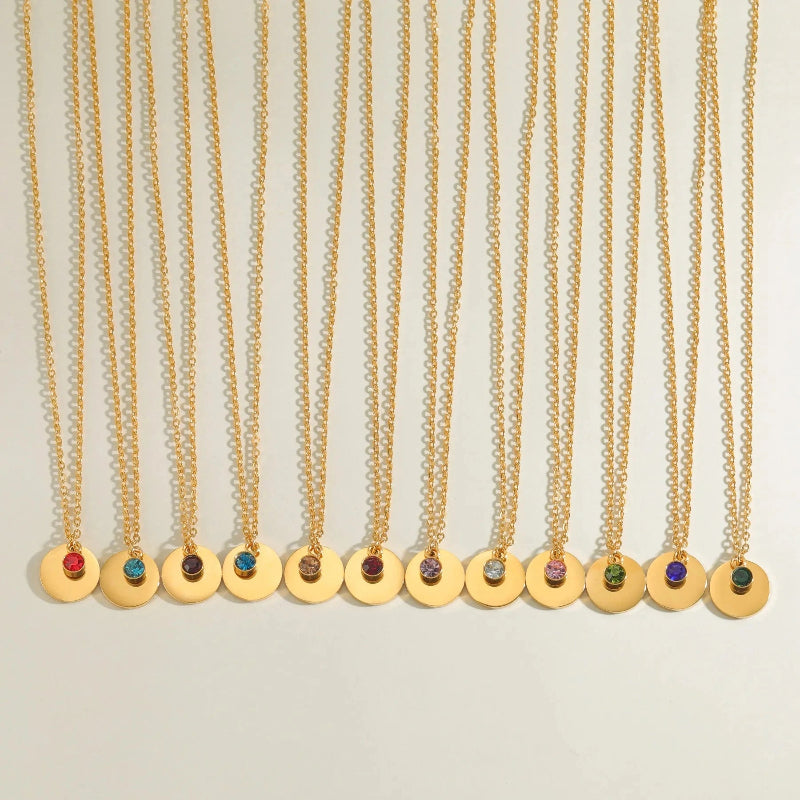 Riipus kaulakorulla syntymäkivellä