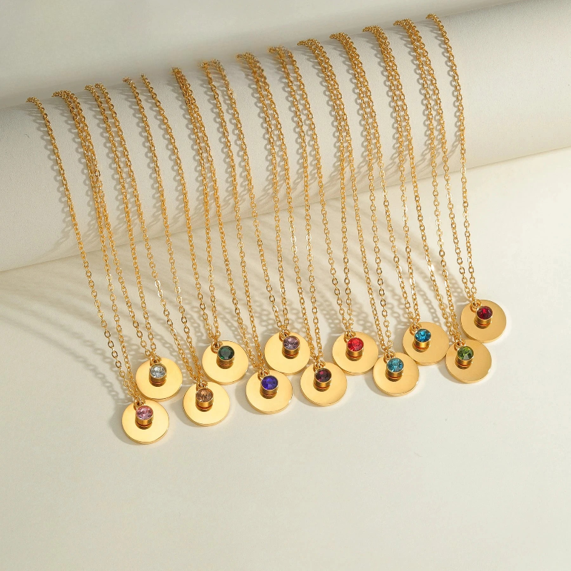 Riipus kaulakorulla syntymäkivellä