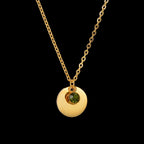 Riipus kaulakorulla syntymäkivellä