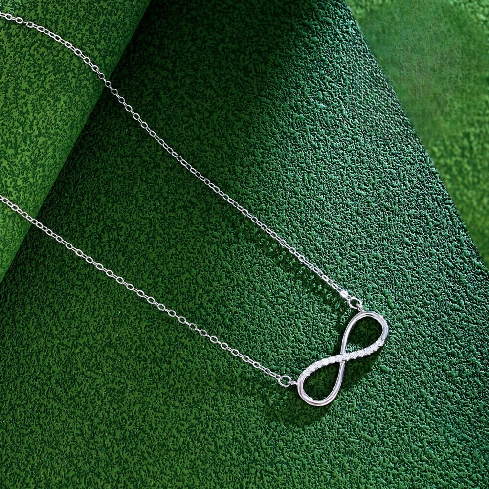 Ikuisuus-zirkonikoristeinen riipuskaulakoru