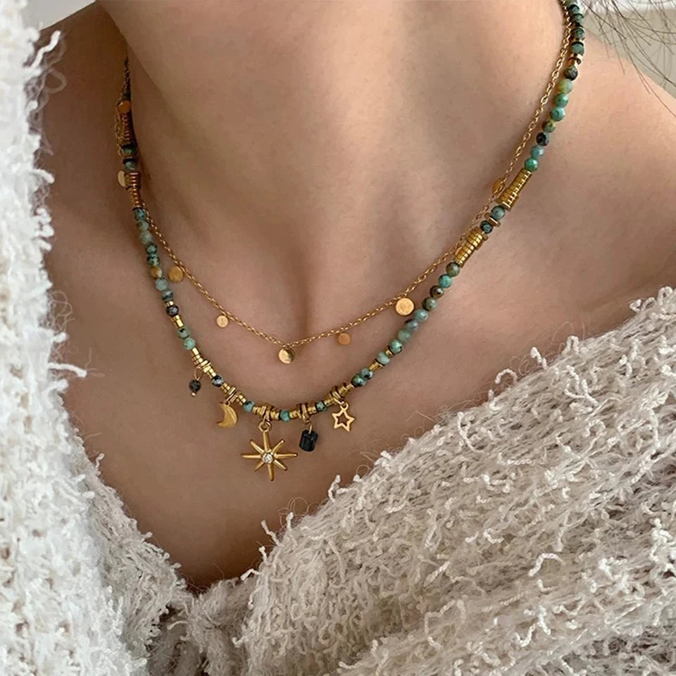 Bohotyylinen tähtiriipuskaulakoru