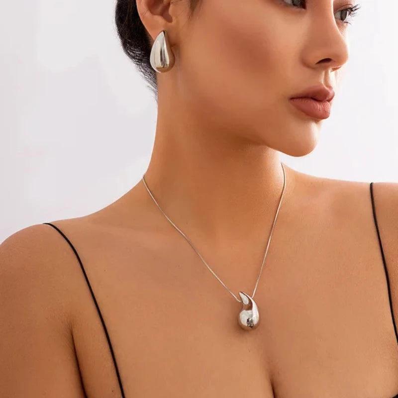 Kaulakoru Suuri Elegantti Vesipisara-riipus hopea