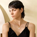 Sulkapendantti kaulakorussa, jossa zirkonia