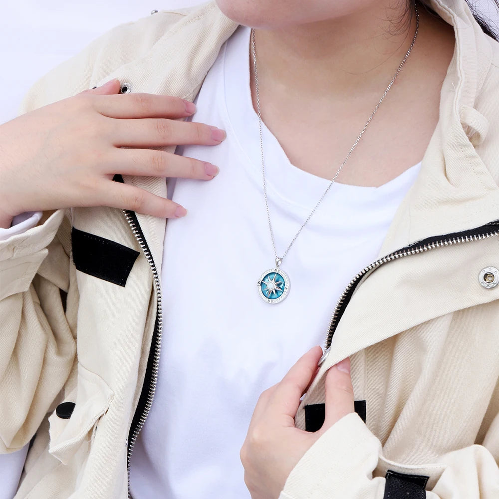 Kääntyvä kompassiriipuskaulakoru tuuliruusu