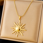 Aurinkoriipus kaulakoruun naisille