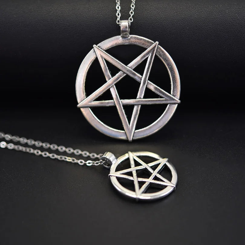 Kaulakoru Wiccan noituusriipus Pentagrammi