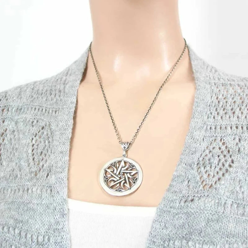 Wiccan noituusriipuskaulakoru naisille