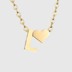 Naisten kaulakoru sydänriipuksella ja nimikirjaimella - kirjain 