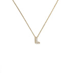 Naisen choker-kaulakoru minimalistisella l-kirjaimen riipuksella