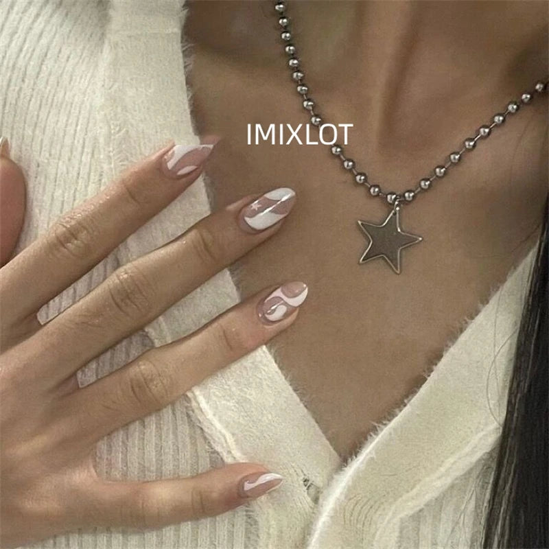 Kaulakoru naisille hopeanvärisellä tähtiriipuksella  1