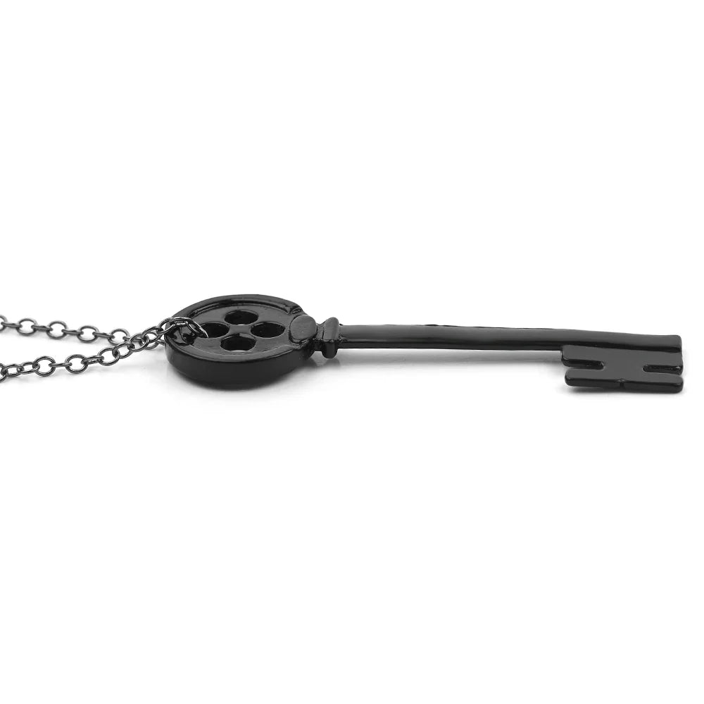 Miesten kaulakoru mustalla avainriipuksella