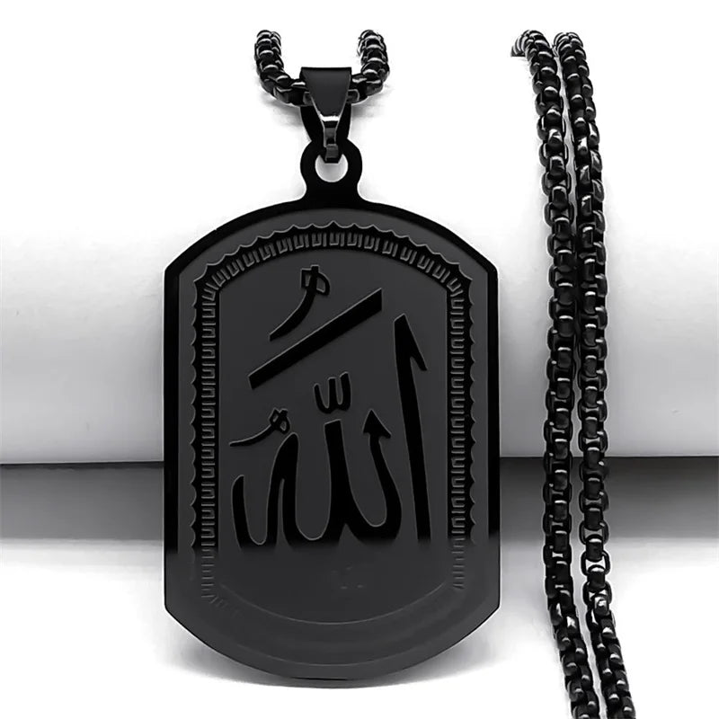 Kaulakoru miehille tai naisille, jossa kuusikulmainen Allah-riipus arabialaisesta muslimi-islamista, musta