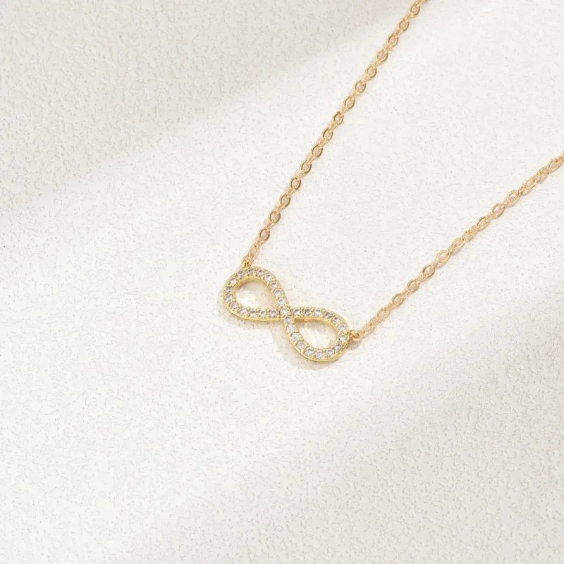 Choker-kaulakoru säihkyvällä ääretön-riipuksella