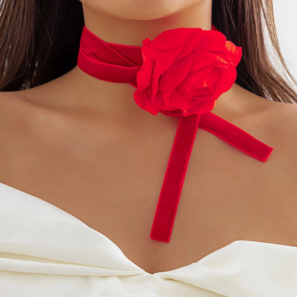 Elegantti kaulakoru iso punainen ruusukukka -riipus 