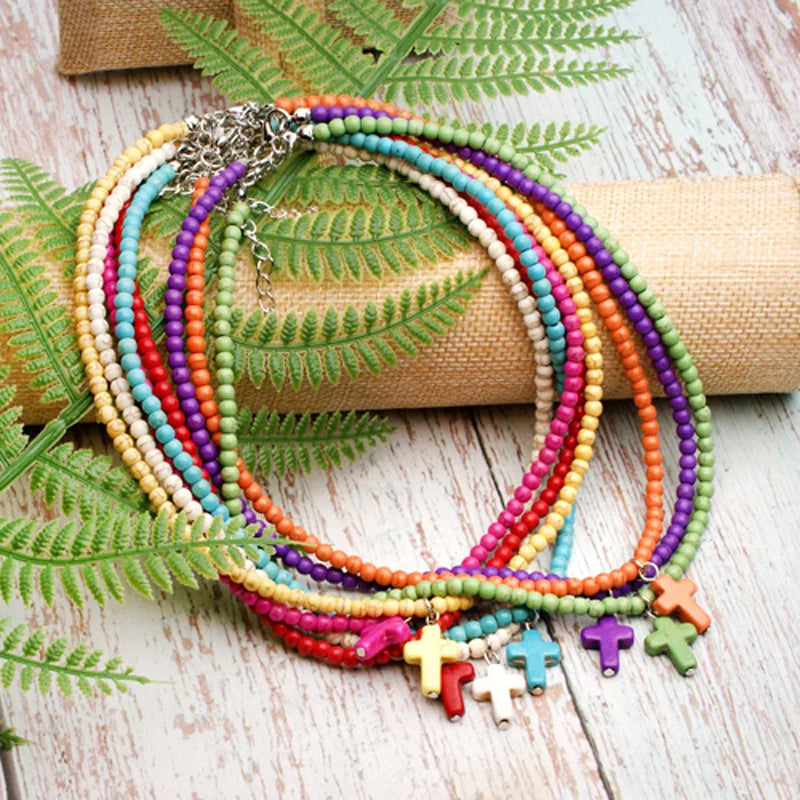 Kaulakoru kaulaan risti luonnonkiviriipuksella naisille vihreä