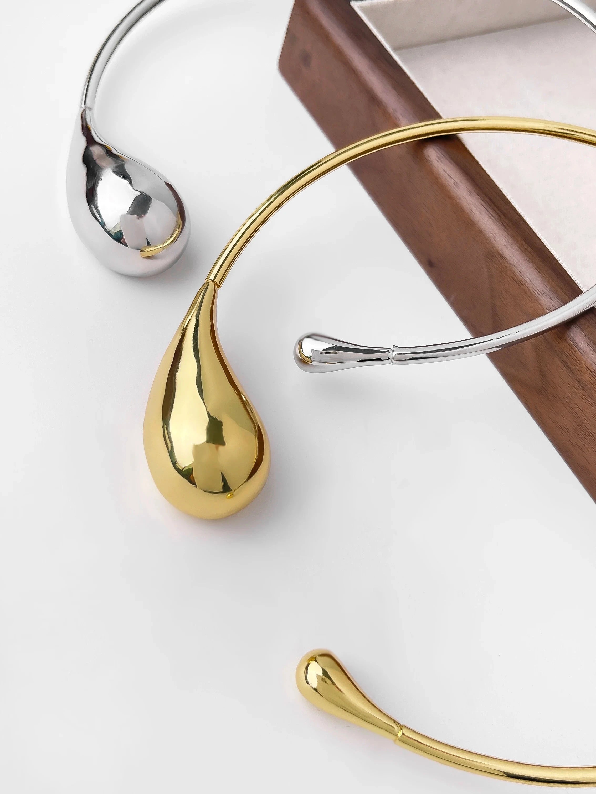 Kaulakoru Kaulapanta Vesipisara-riipus kulta