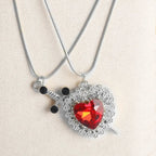 Kaulakorut Pariskunnille Sydän- ja Miekka-riipus 2