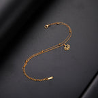 Naisellinen lootuskukan rannekoru kultaa