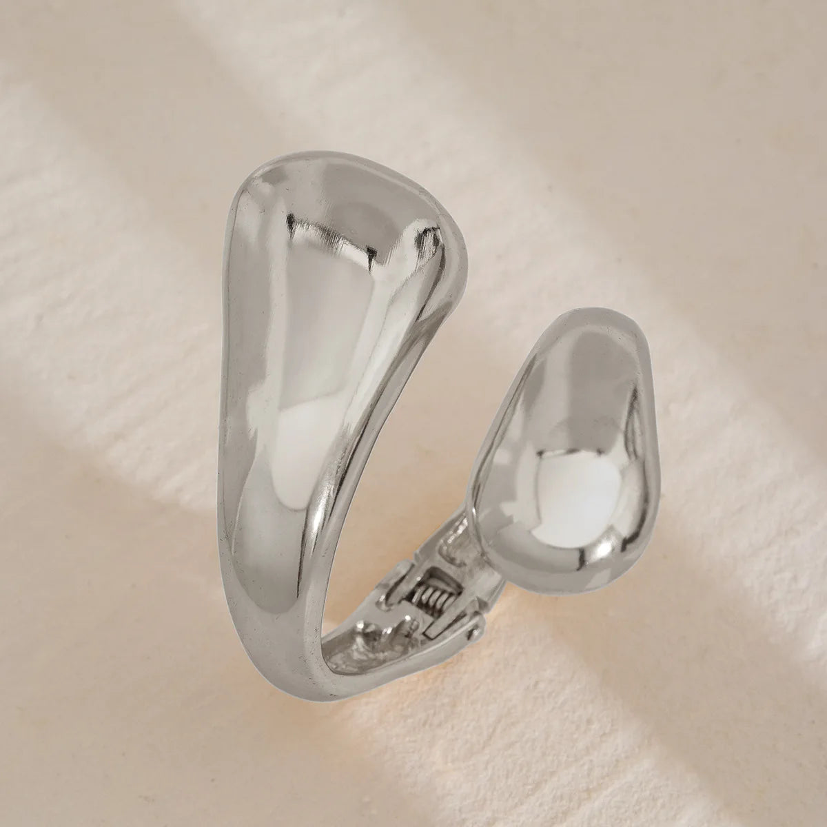 Iso Gourmette-vesipisarakoru hopeaa