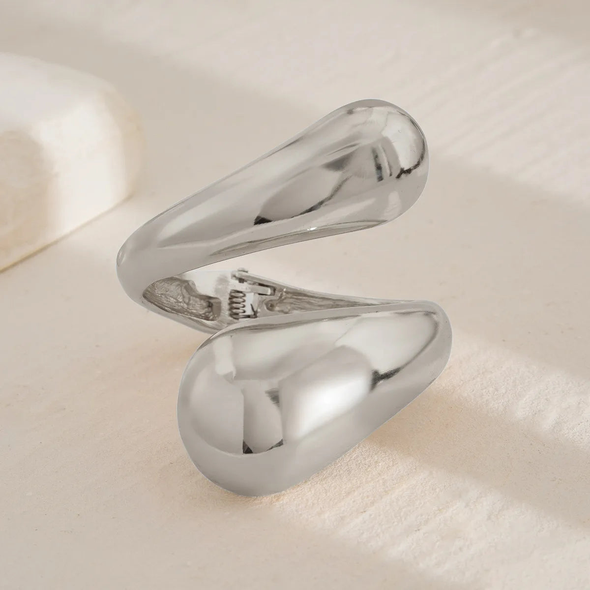 Iso Gourmette-vesipisarakoru hopeaa