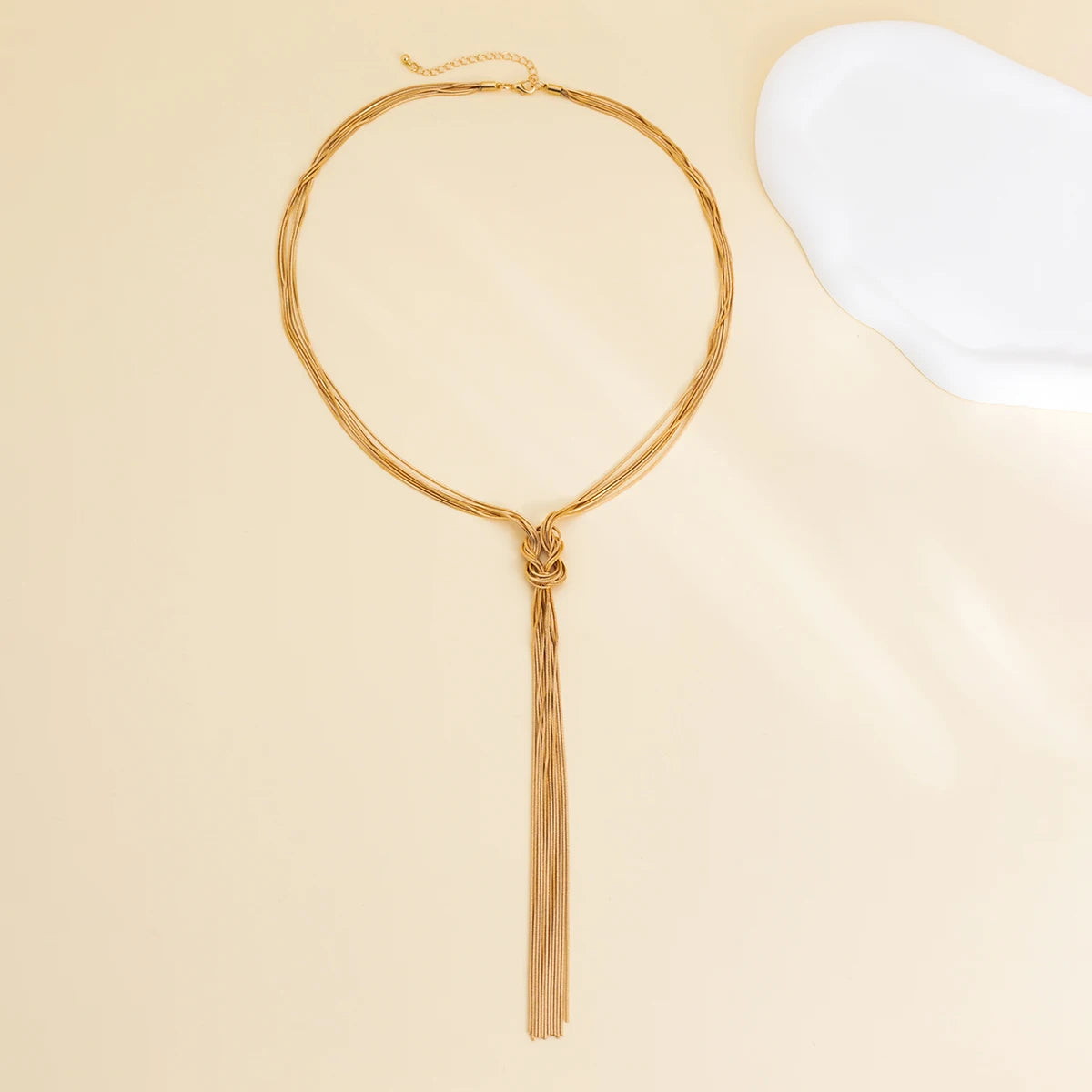 Pitkä kaula-aukon ketju 