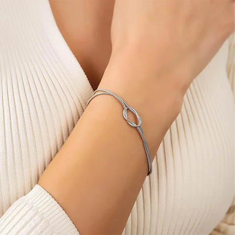 2 kappaleen setti romanttisia solmirannekoruja ystäväpariskunnille tai duoille