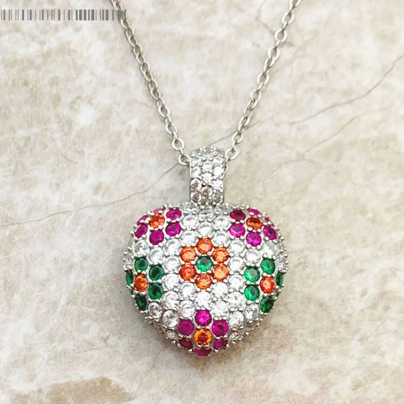 Kukkakuvioinen sydänriipus - Exception®