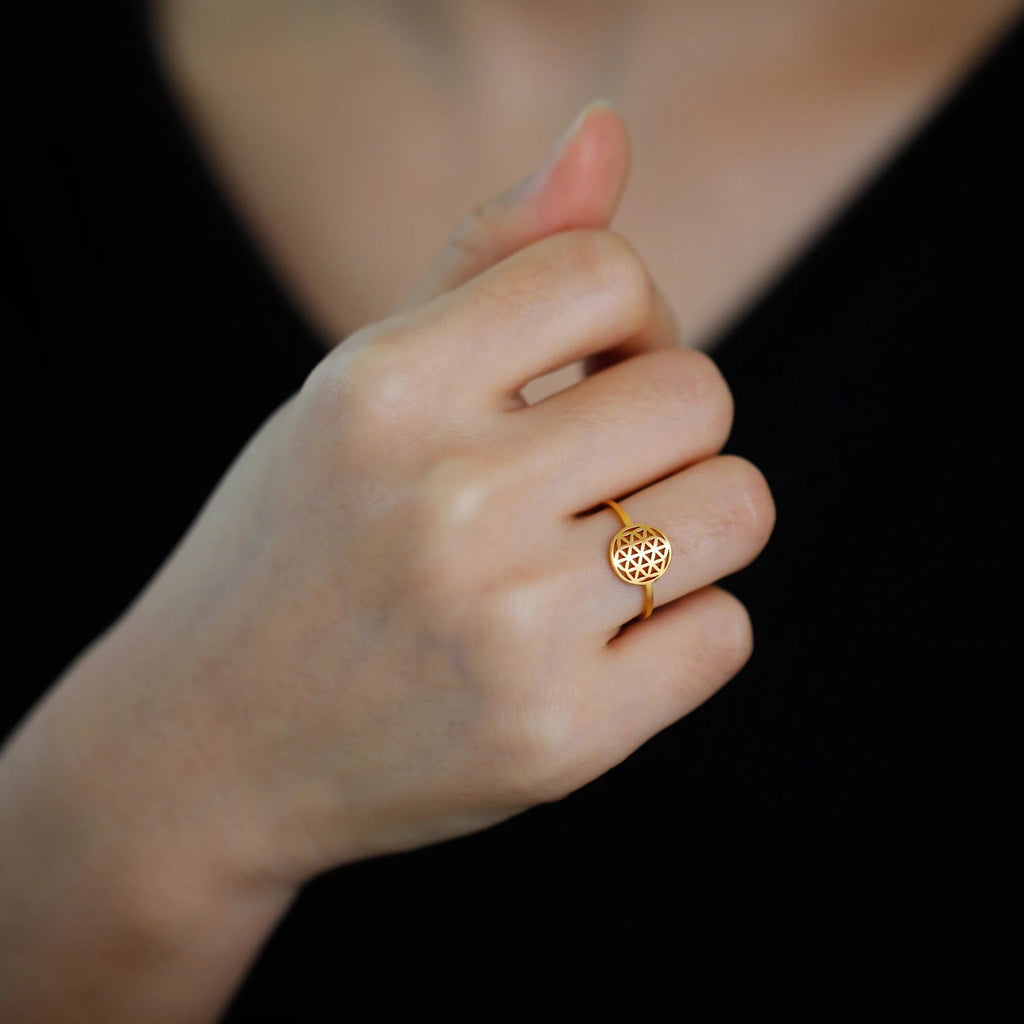 Pieni Elämän Kukka -sormus naisille kulta