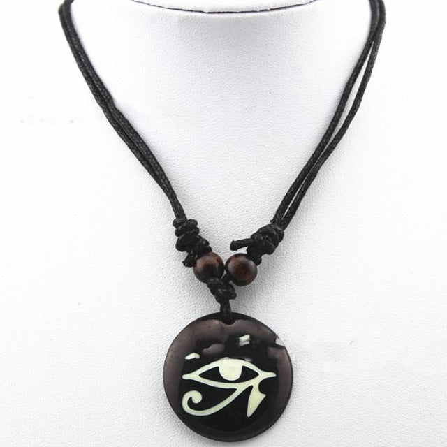 Egyptiläinen amuletti Oudjatin silmä