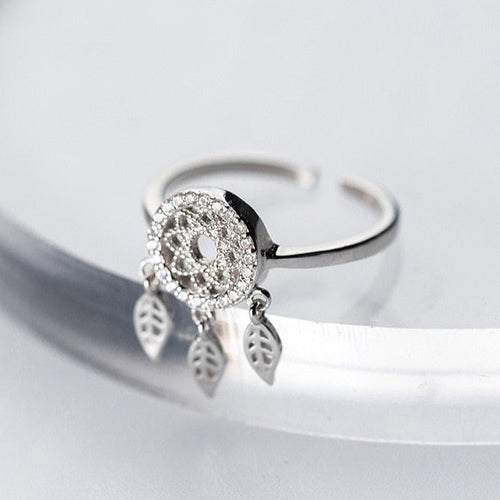 Hopeinen unisieppari-sormus